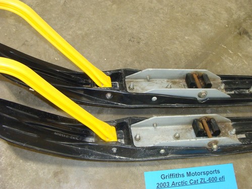Arctic Cat ZL600 2003 EFI SS OEM original plástico esquís carburos conjunto bucles poco kilometraje - Imagen 3 de 17