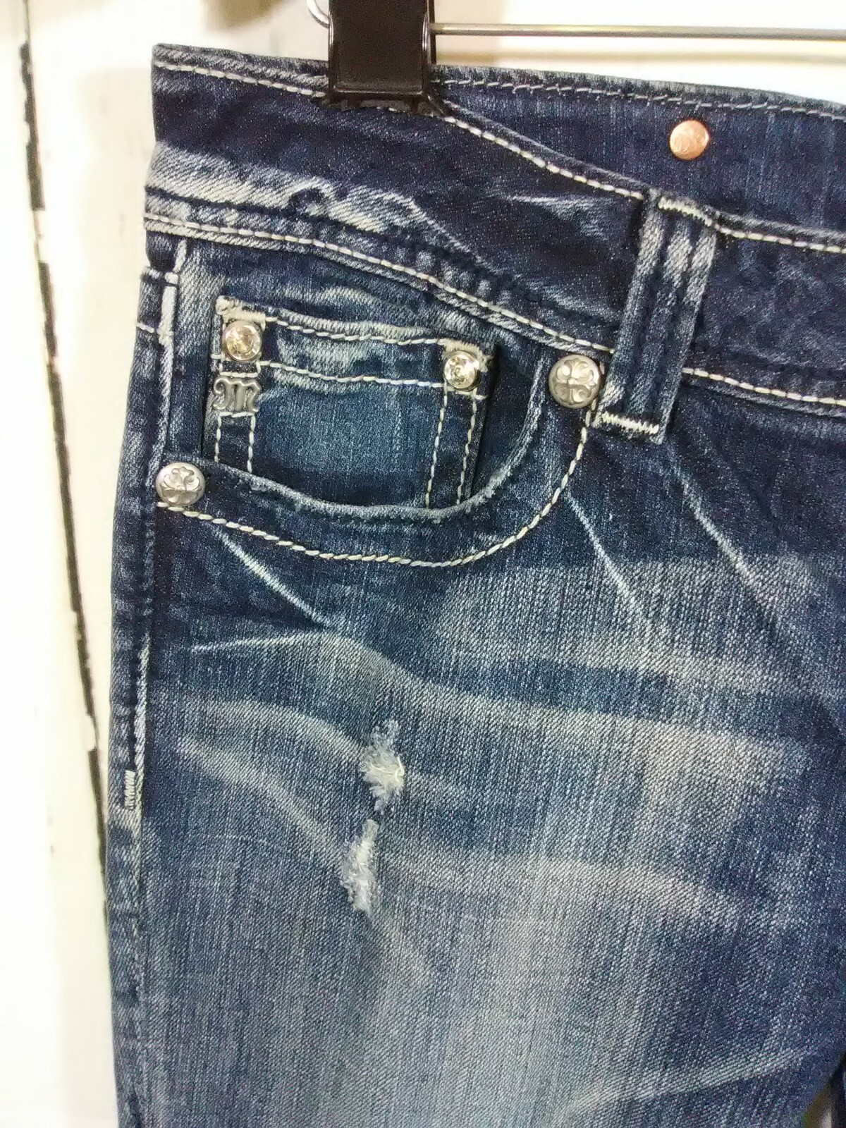 Picture 3 of 9