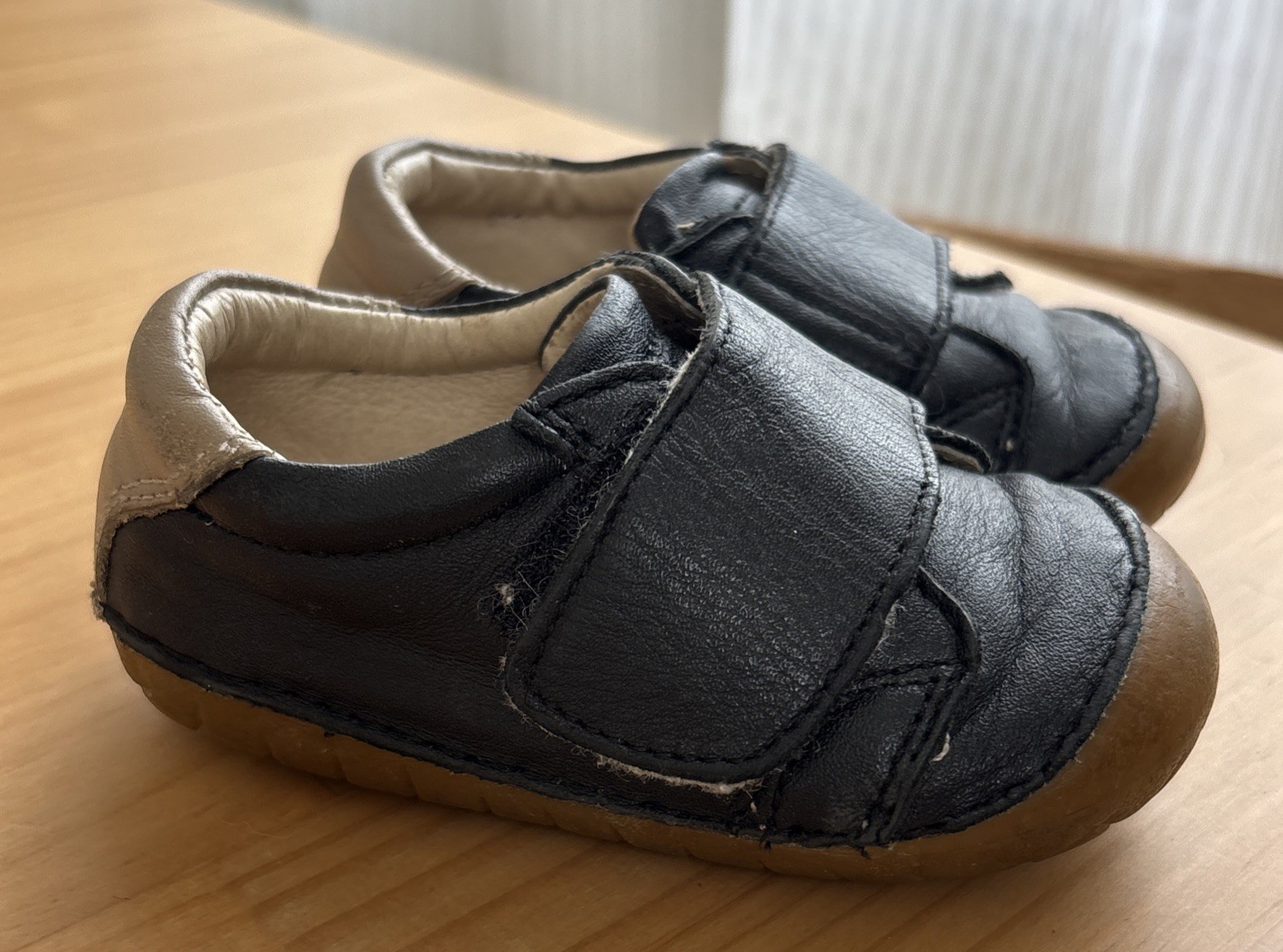 Baby Boys Girls 12-15m Black Sz 5 Australia