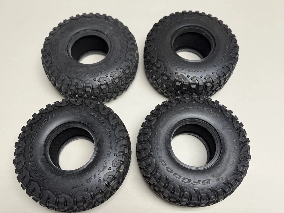 Excellent Axial SCX6 AXI45000 2.9" BFGoodrich Mud Terrain KM3 with Inserts (4) - Image 3 of 3