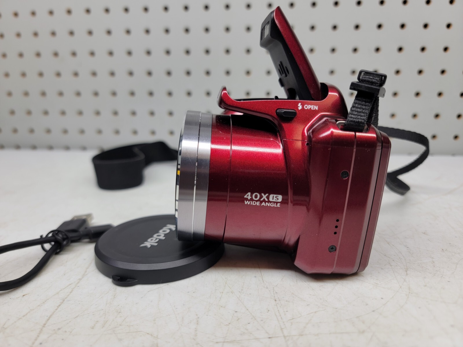 KODAK PIXPRO AZ401 Bridge Digital Camera 16MP 40X Optical Zoom HD720p