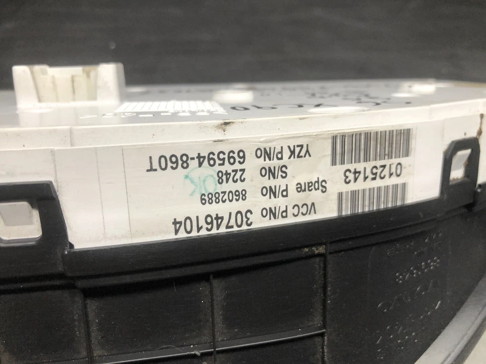 2005-2012 Volvo XC90 Instrument Speedometer Gauge Cluster - Image 3 of 4