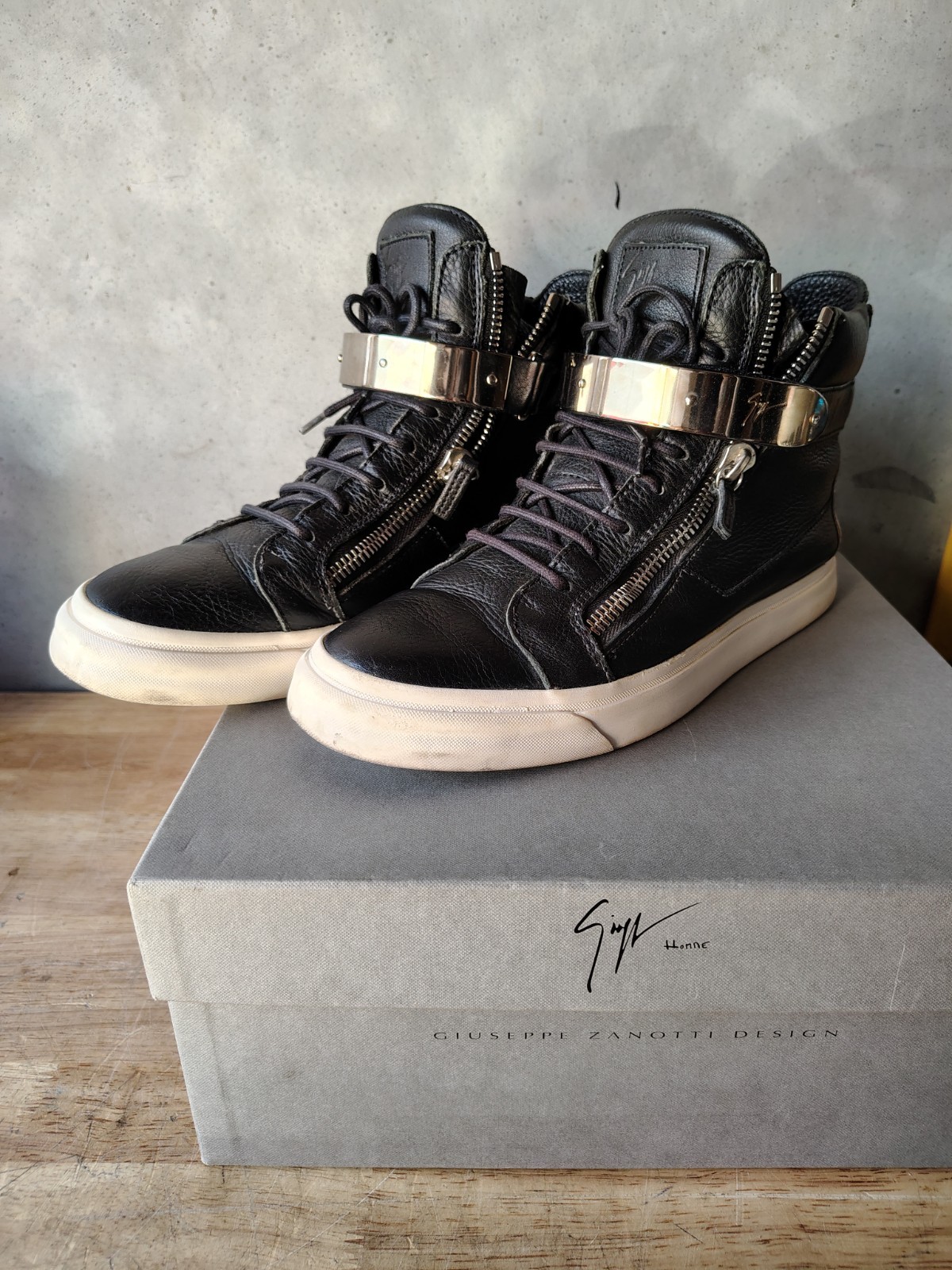 GIUSEPPE ZANOTTI Textured Leather Hardware High-Top Double Zip Sneakers(Size 42)