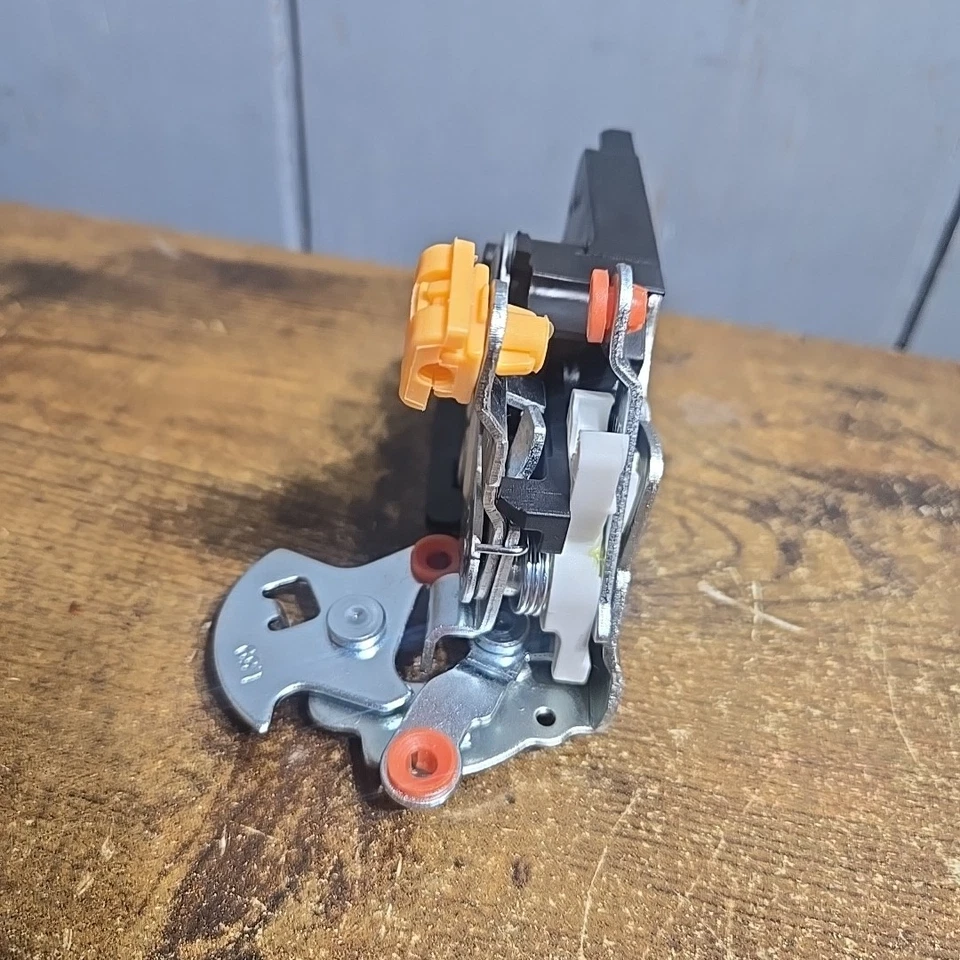 Conjunto de pestillo de puerta delantero lado del conductor apto para Chevrolet Cavalier Pontiac Sunfire Foto 4 de 4