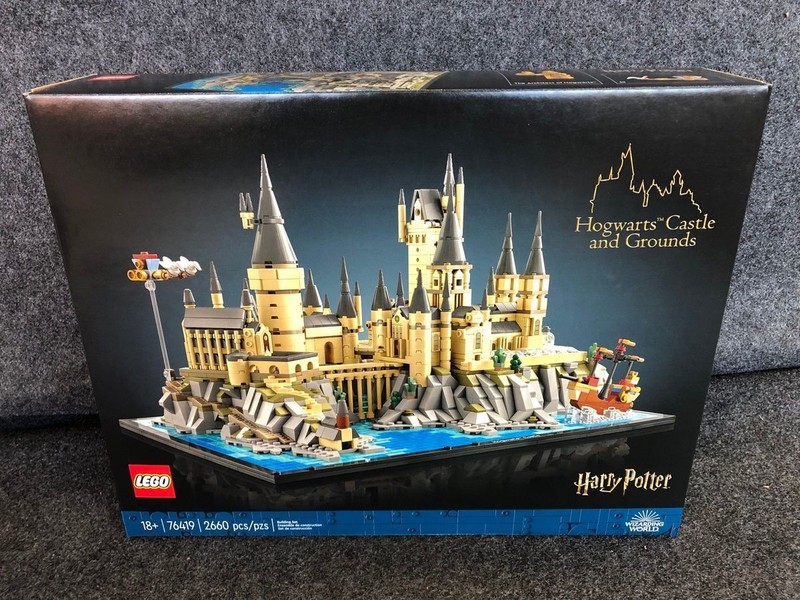 LEGO 76419 Harry Potter Hogwarts Castle and Grounds Building Set 2660 pcs