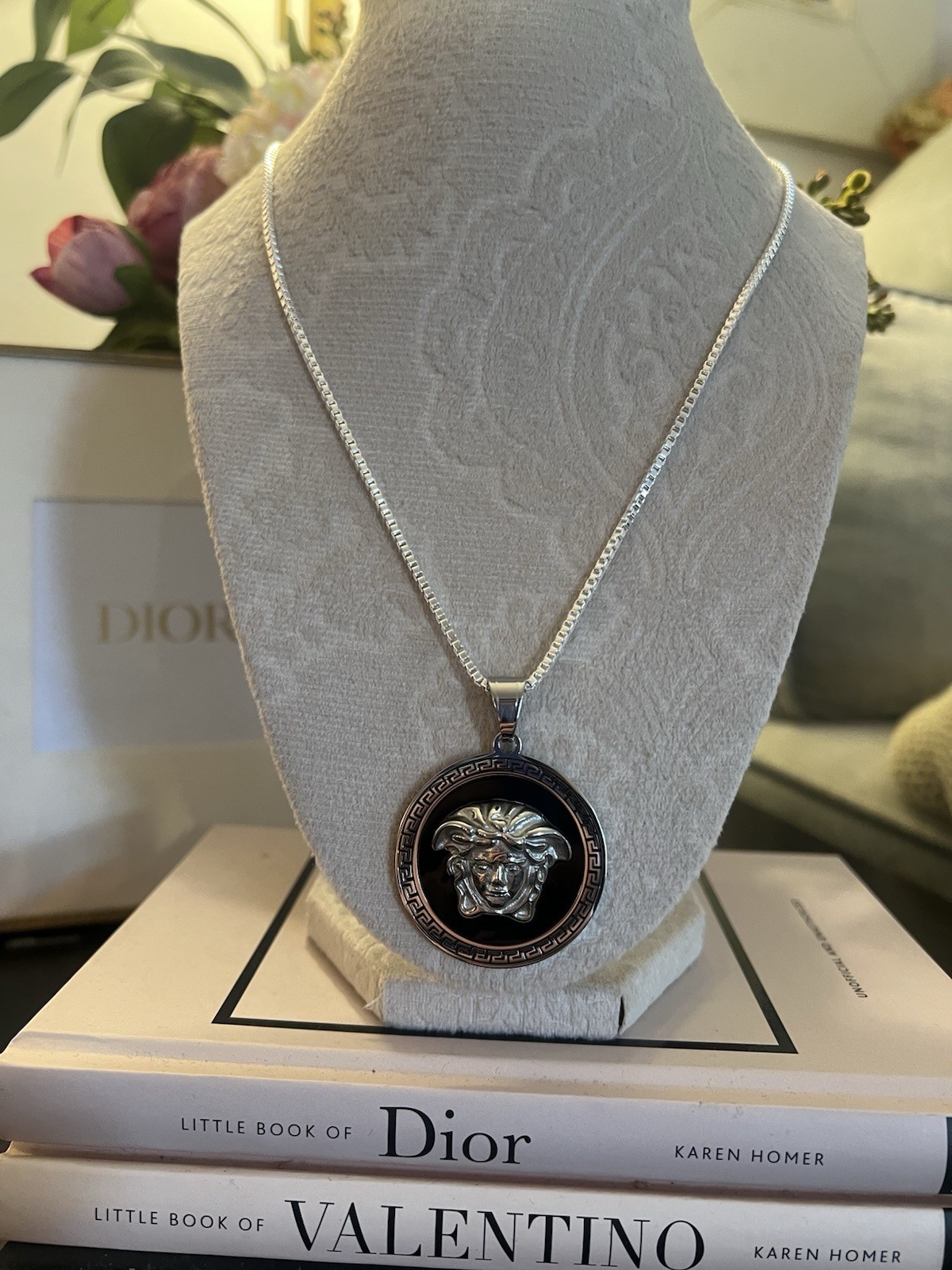 Versace Medusa Medallion Pendant Necklace Silver Tone Pre-Owned thumbnail 3