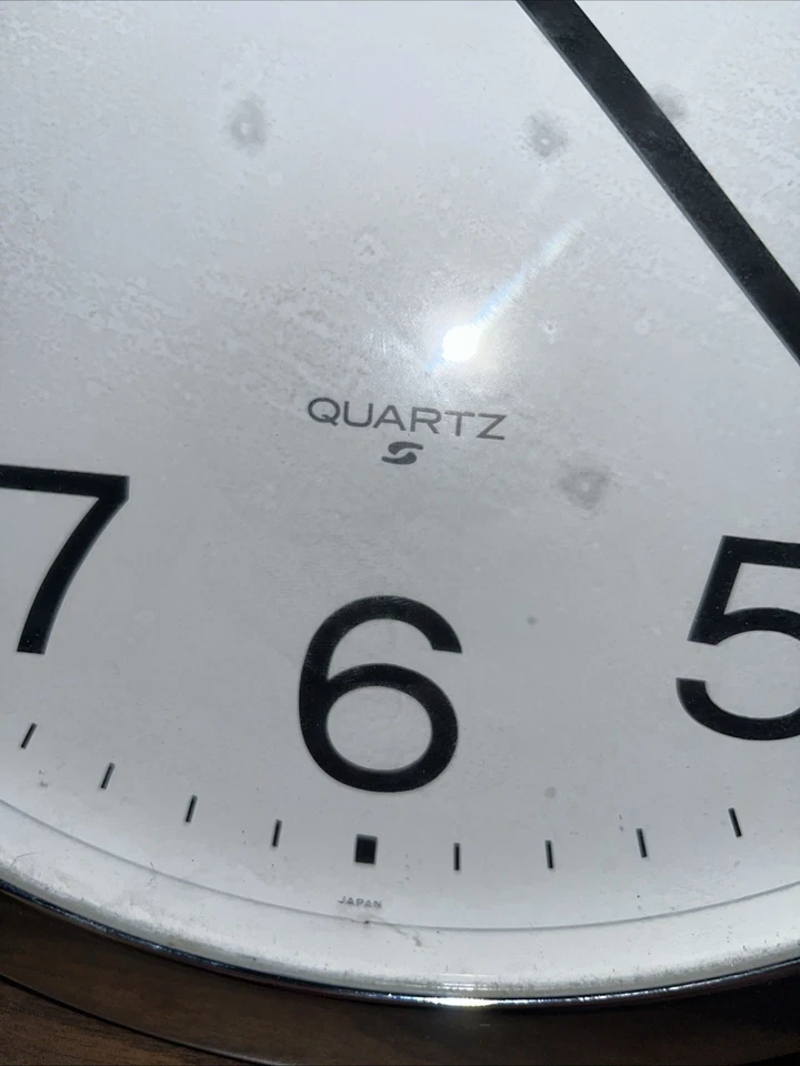 Seiko Vintage Quartz Wall Clock Chrome Case, White Background Black NumbersJapan - Image 2 of 3