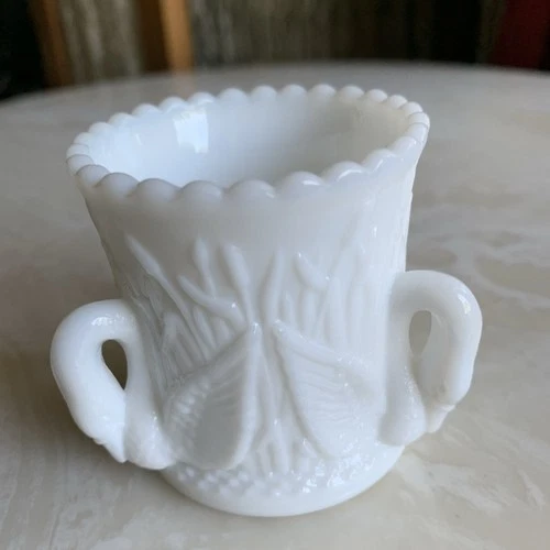 Vintage Westmoreland Milk Glass Triple Swan Handled Toothpick Holder