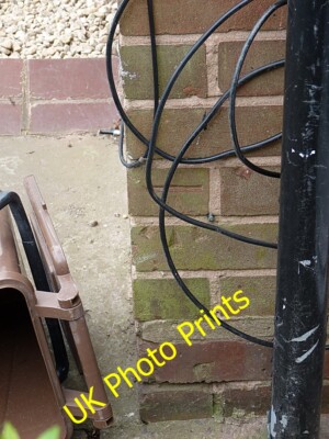 Foto 6x4 OS Benchmark - The Delves, 77 Greenside Way Yew Tree\/SP0295 An c2015
