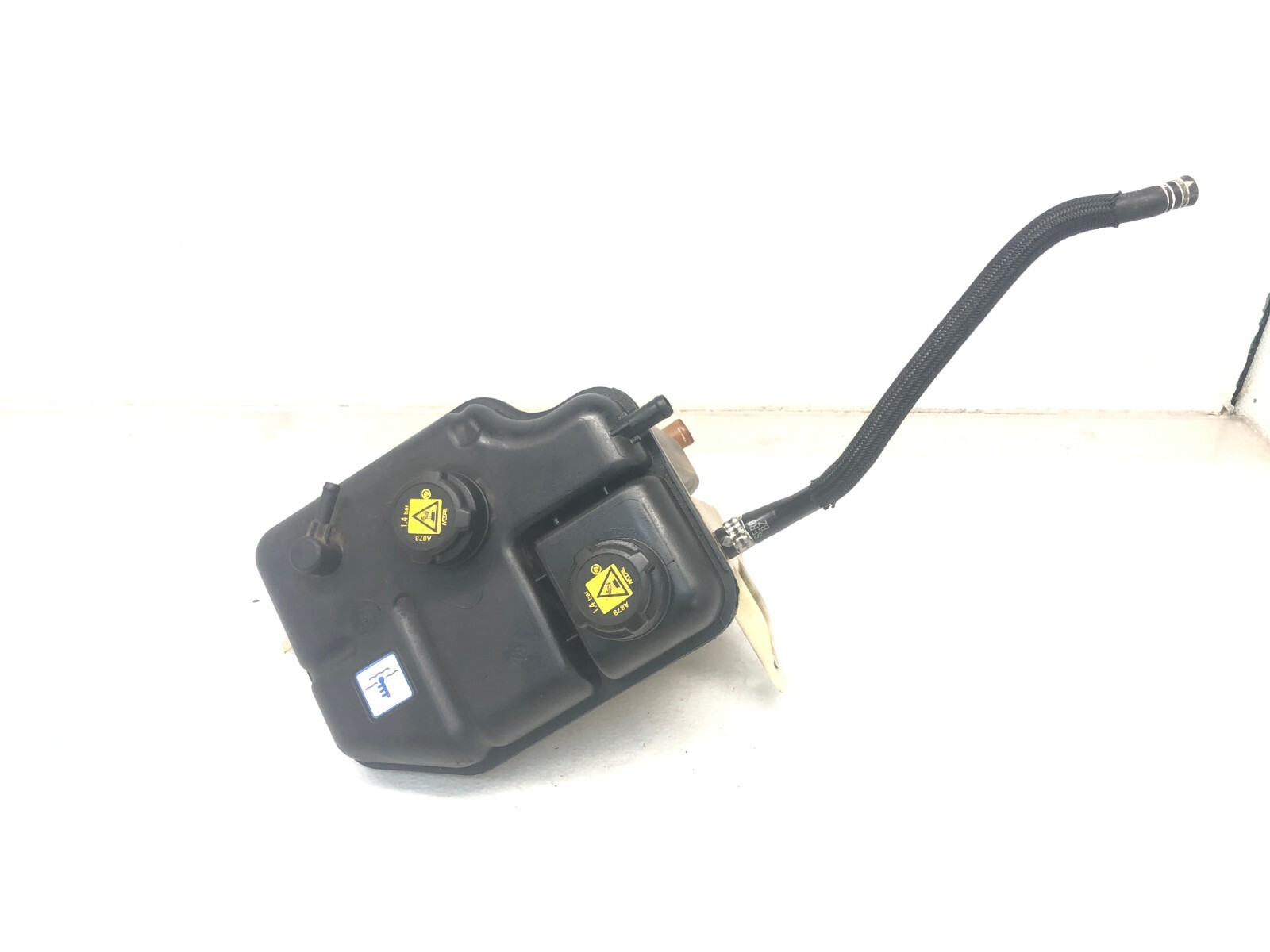 2017-2022 MASERATI LEVANTE 3.0L ENGINE COOLANT RESERVOIR EXPANSION TANK OEM