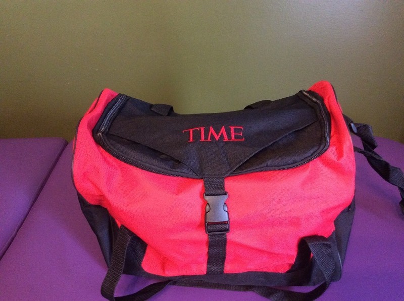 Time Magazine Duffel Bag Small Gym Overnight Travel Bag Tote SuitCase Black Red