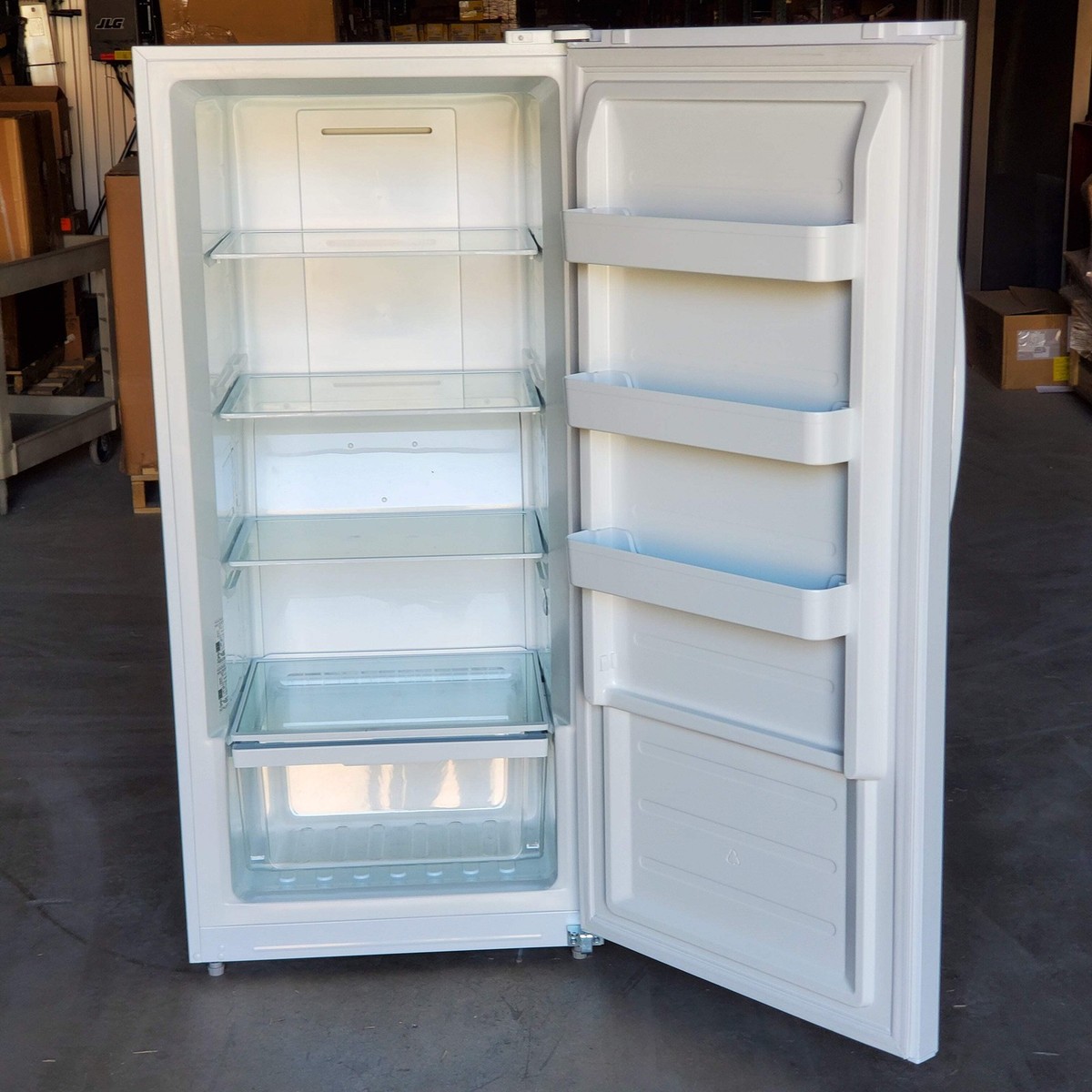 INSIGNIA Convertible Upright Freezer Energy Star 13.8 Cu. Ft. 28