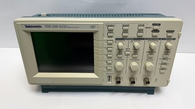 TEKTRONIX TDS220 - 2 CHANNEL 100 MHz - 1 GS/s