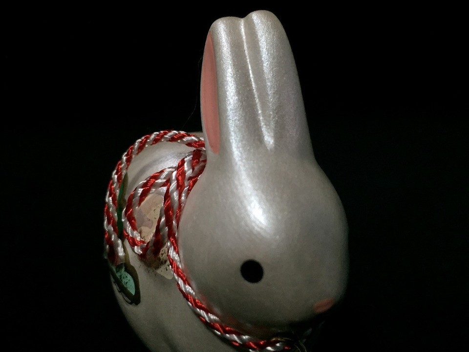B0976 Japanese Ceramic Rabbit Statue Doll Okimono Vintage Flower ...