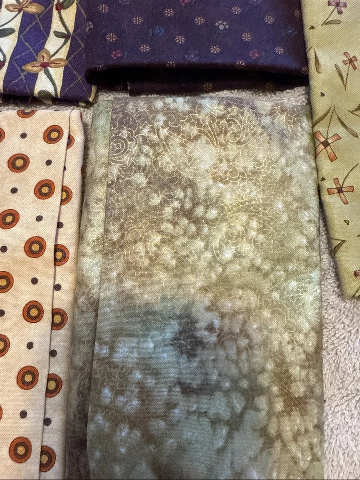 Lot Of 7 Fat Quarters Various Colors - Image 4 of 4