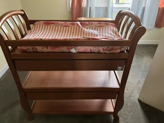 Changing table clearance second hand