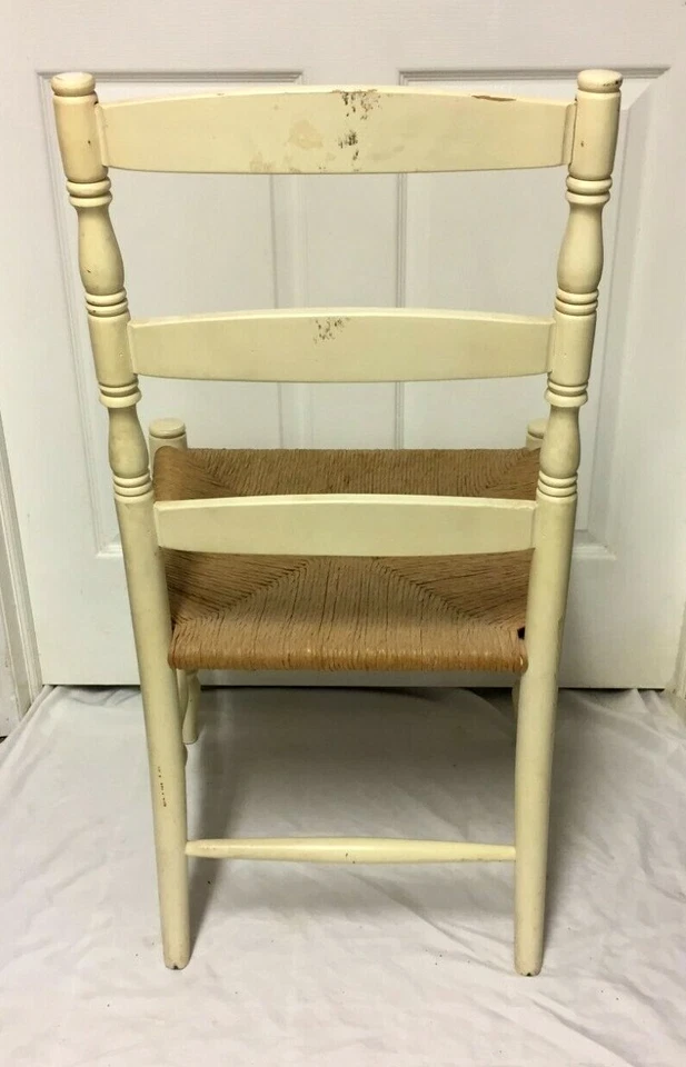 Silla vintage francesa Country Rush Seat respaldo escalera con respaldo pintado floral Foto 3 de 4