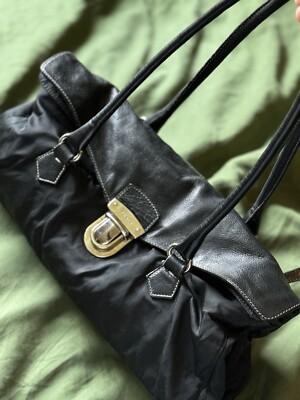 AUTHENTIC PRADA NYLON & LEATHER TESSUTO EASY PUSHLOCK AUTHENTIC PRADA NYLON & LEATHER TESSUTO EASY PUSHLOCK