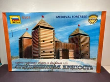 Zvezda MEDIEVAL FORTRESS 8501 1:72 Age Of Battles Military Model Kit SEALED