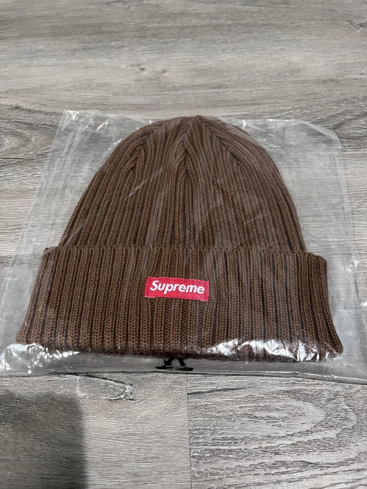 Bonnet Supreme overdyed marron SS21 neuf