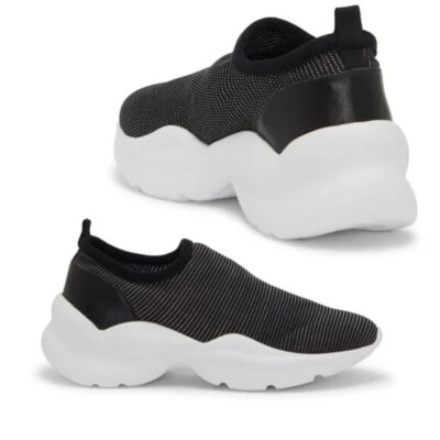 READ Vince Camuto Covitta Sock Tech Knit Slip-On Sneaker run 8.5 Please READ