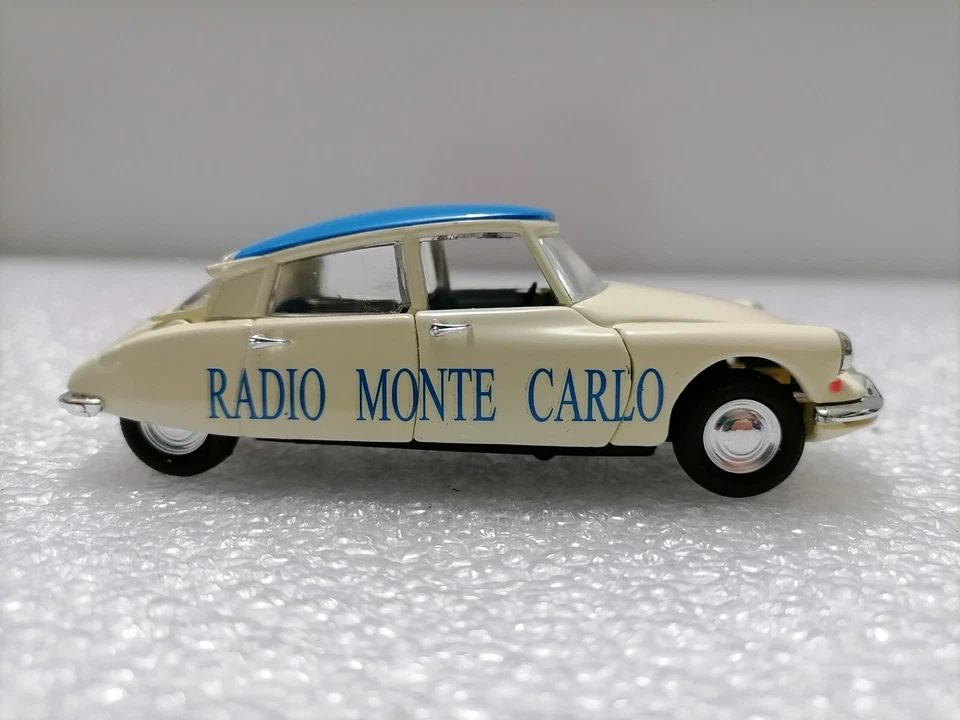 CITROEN DS 19 Radio Monte Carlo 1965  - Vintage 1:43 Scale  , Rio Italy 1985 - Image 4 of 4