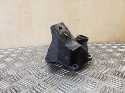 AUDI A6 Avant 4A, C4 Getriebehalter 4A0399114F 2.30 Petrol 98kw 1994 26208559