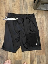 Vuori Men's 8.5" Sunday Performance Short in Black Size Small