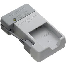OLYMPUS UC-50 BATTERY CHARGER FOR LI-50B  NEW IN BOX 