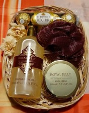 Boots London Royal Jelly The  Ultimate Indulgence Opulent Gift Basket 🍫 
