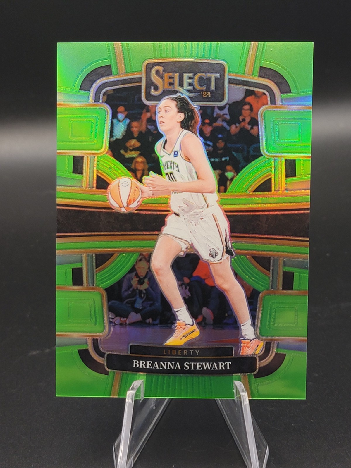 BREANNA STEWART 2024-25 SELECT WNBA CONCOURSE NEON GREEN PRIZM /75 1G