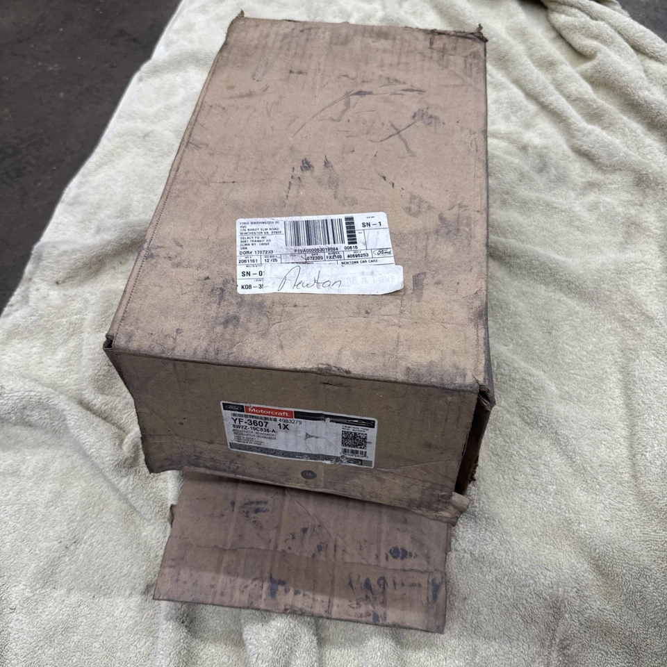 Acumulador de CA YF-3607 Motorcraft FORD NUEVO PARA Lincoln Town Car Grand Marquis Foto 2 de 4