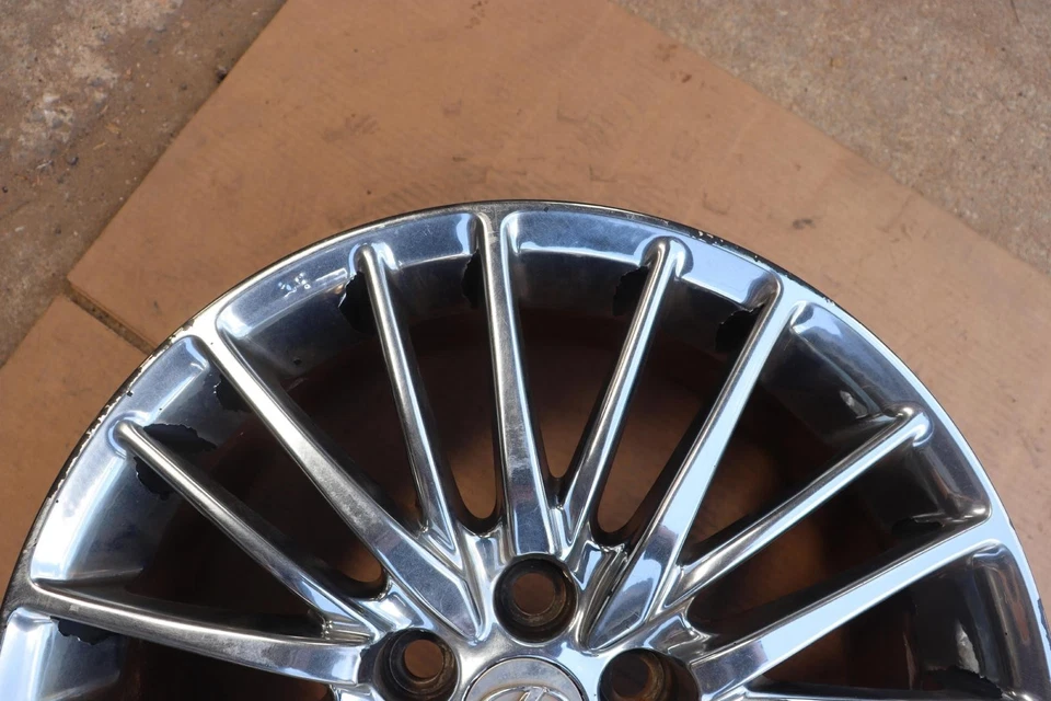 Llanta Lexus LS460 2010-2012 R19 19x8 20 radios aleación OEM Foto 3 de 4