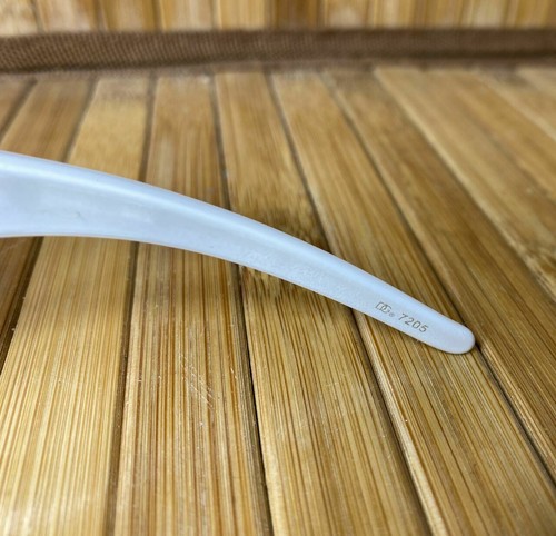 BNWT DG Eyewear Fashion Sunglasses - Women - White & Silver - 7205 - Picture 2 of 5