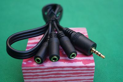 DC Pro 3.5mm Stereo Male to 3X Female Headset Mic TRRS Y Splitter Cable Adapter.