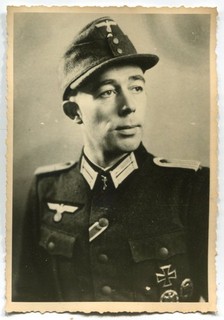 GERMAN WWII ARCHIVE PHOTO: WEHRMACHT SOLDIER Ritterkreuz Recipient