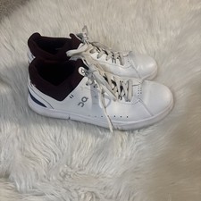 On Cloud the Roger Advantage Mens Size 11 White / Burgundy Maroon Sneakers