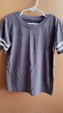 SO GRAY SHORT SLEEVE TSHIRT SMALL YOUTH