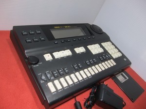 Yamaha Music Sequencer QY300 Sound Module Tested Very Good w/ power supply