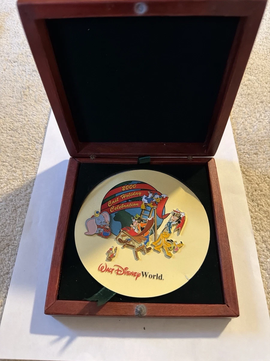 Mickey Mouse Christmas Disney Cast Member Exclusive Pins, Patches