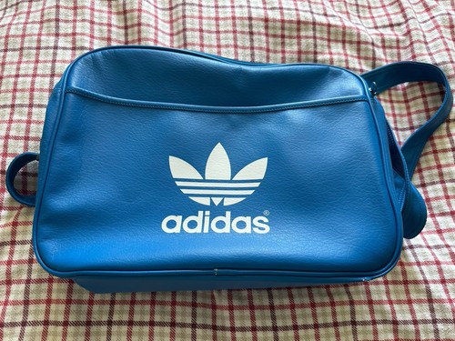 Borsa Adidas blu per sport/palestra/scuola. Manico lungo regolabile