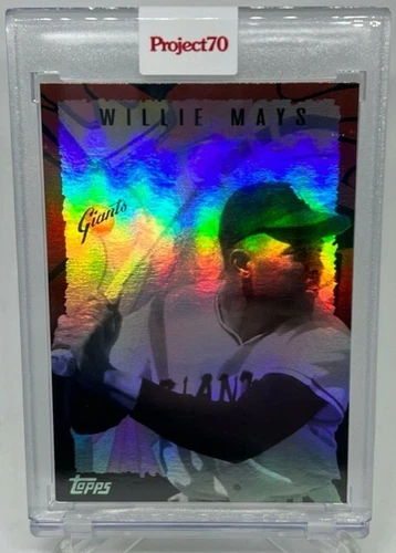 2021 Topps Project 70 #882 Willie Mays by Toy Tokyo Rainbow Foil 34/70 