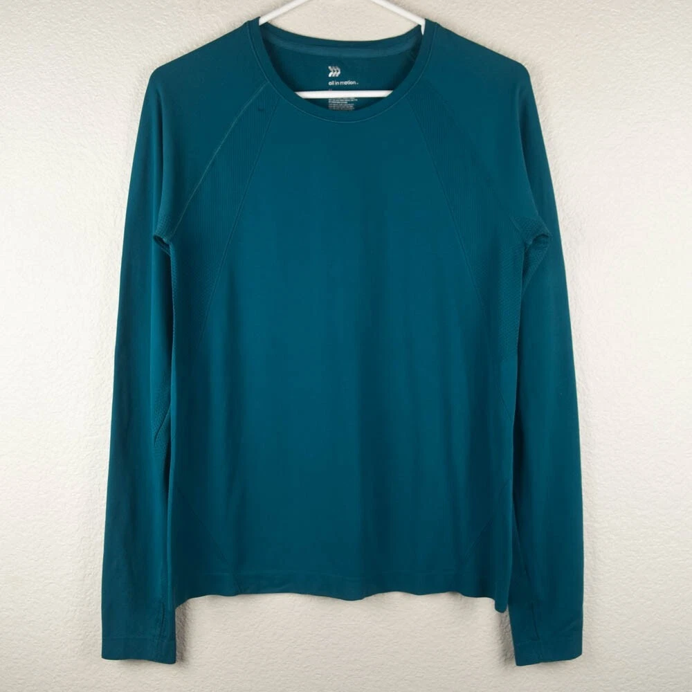 long sleeve athletic shirt with thumb holes