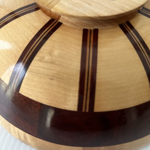 Beautiful Hand Turned Segmented Wooden Bowl Signed Phil 8.5 x 3 in Handcrafted - Picture 11 of 19