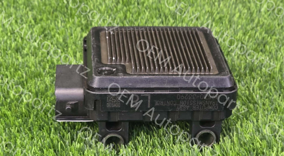 Lexus ES350 2013 Transmission computer Module 89530-33290 Oem Used - Image 4 of 4