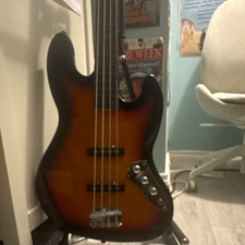 Fazley Classic Series 4-String fretless bass sunburst