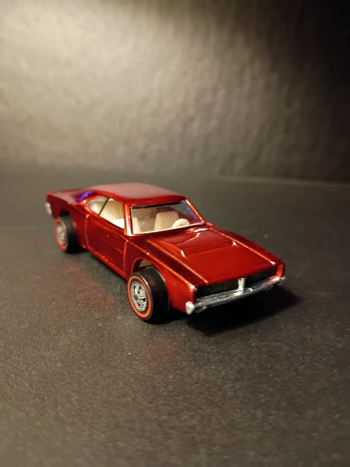 HotWheels Redline Custom Dodge Charger Red 1968 VN/MINT - Image 3 of 4