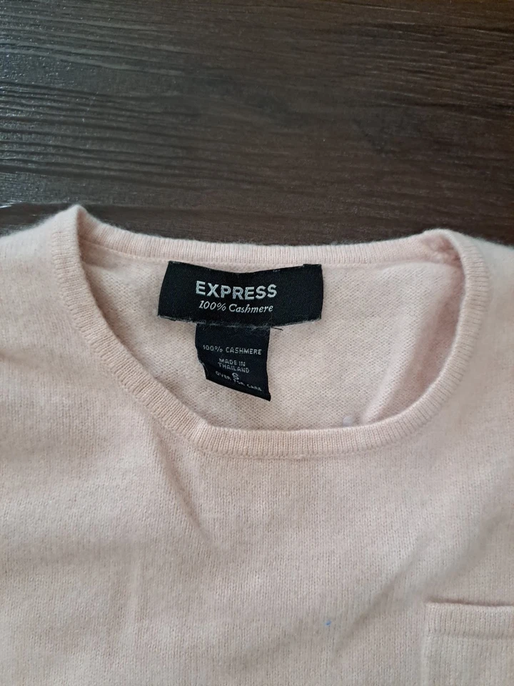 Camisa suéter de cachemir Express para mujer talla S Foto 2 de 4