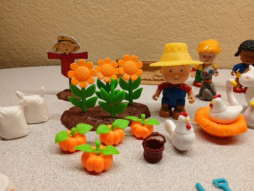 Lote Varios Juegos de Bomberos y Granja de Caillou 5 Figuras + Extras - Imagen 2 de 9
