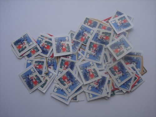 100 2nd class XMAS stamps - on paper /unfranked. Face value £87. Lot 4